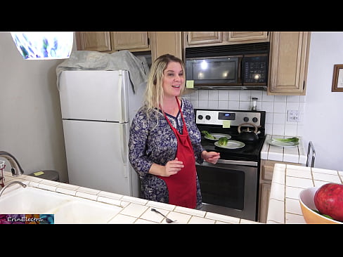 ❤️ A madrasta o ordenha na cozinha antes de sua data ☑ Porno real em pt-br.xxxdeutschepornos.ru ❤